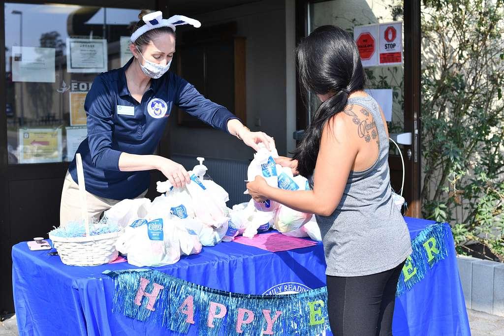 Engaging with the Diaper Hands Community: Building Connections and Laughter